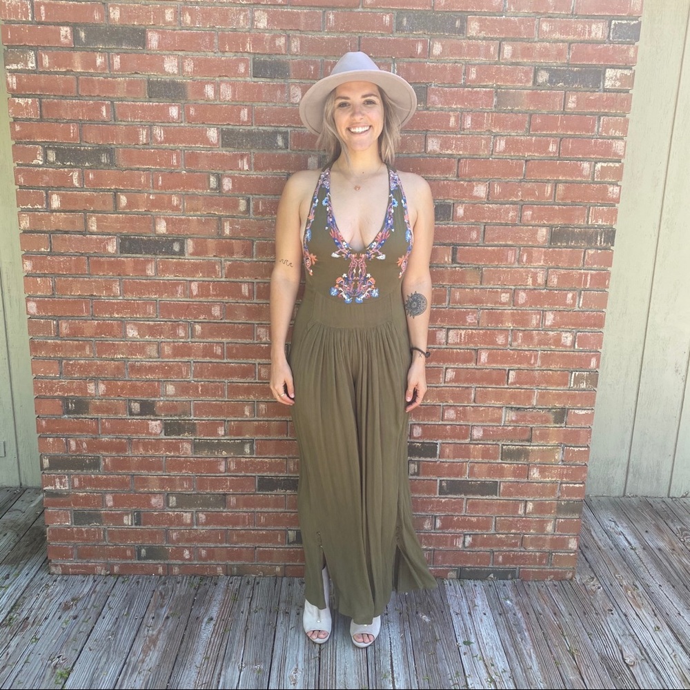 Free People Green Embroidered Jumper ! Size 2 NWT
